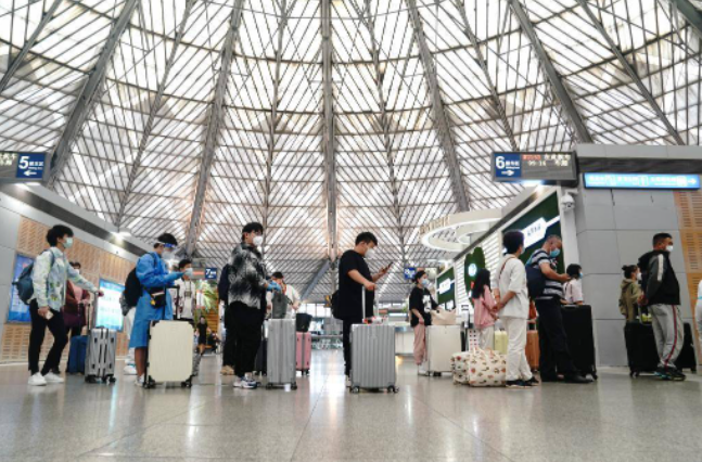 上海三大火车站恢复运行